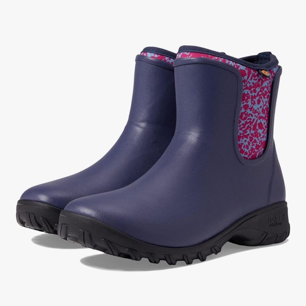 Bogs Women's Blue and Pink Winter Boots